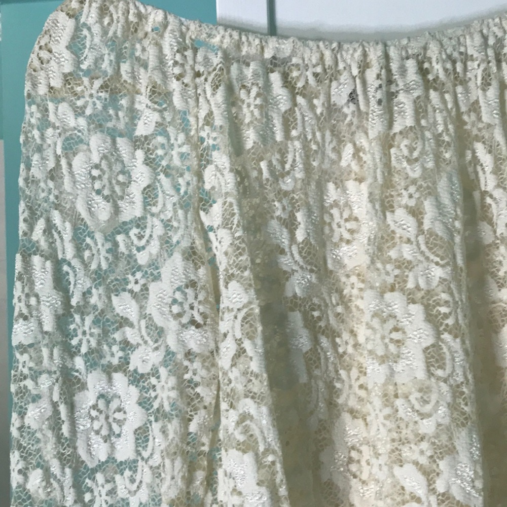 Lace top - Picture 2 of 2